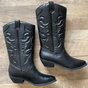 NWT! Soda Cowboy Boots